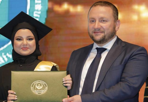 الجنان تحتفل بتخريج الدفعة الثانية والثلاثين