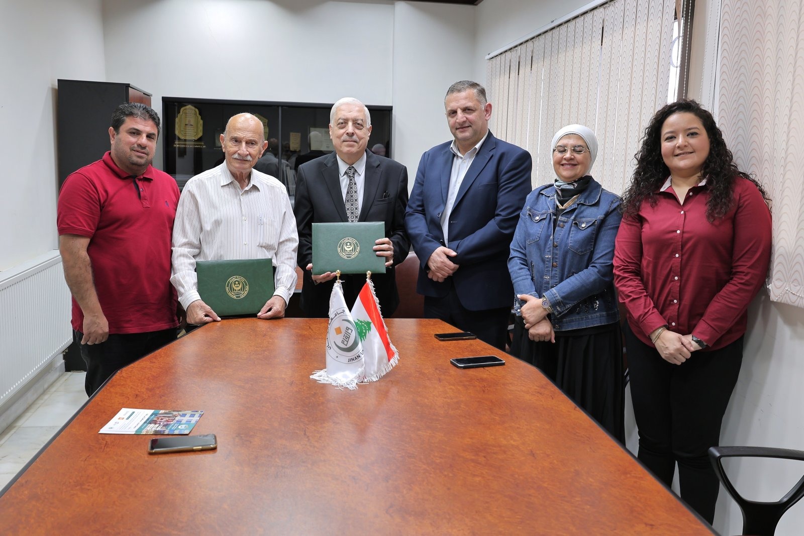 جامعة الجنان تعزّز شراكتها مع مجتمعها المحلّيّ باتّفاقيّة تعاون مع بلديّة الميناء