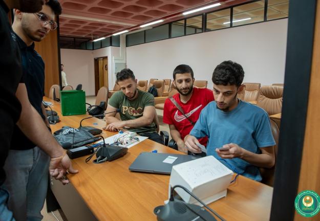 ابتكارات طلابيّة في الأنظمة الذكيّة والروبوتات في جامعة الجنان