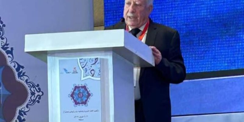 مشاركة عميد كلية الآداب