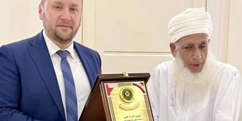 زيارة رئيس مجلس أُمناء الجامعة الى عُمان