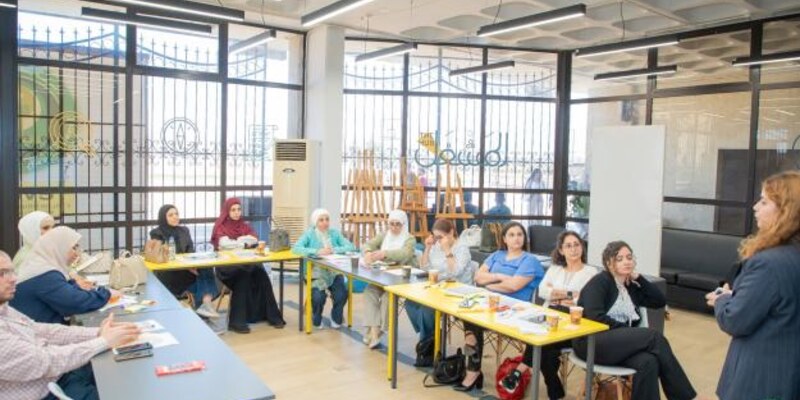 جلسة تدريبيّة في جامعة الجنان لتطوير ذهنيّة النموّ في المواقف الضاغطة