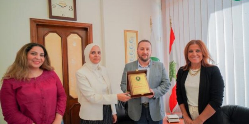 زيارة وفد من كلية التربية لرئيس مجلس الأمناء