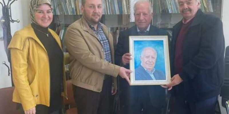 الجنان تُكرّم الفنان التشكیليّ الطرابُلسي عُمران یاسین