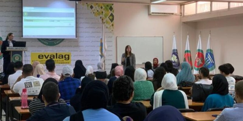 نشاط توجيهي للطلبة الجدد في فرع صيدا