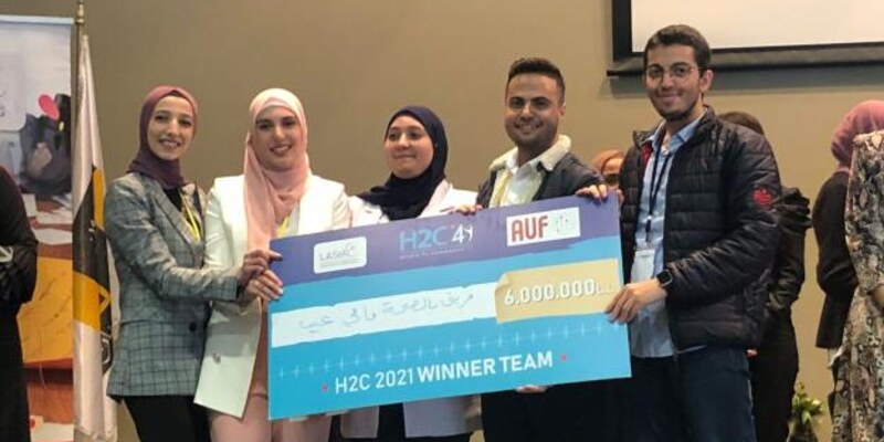 طلاب كلية الصحّة العامّة، يفوزون بمسابقة برنامج H2C4
