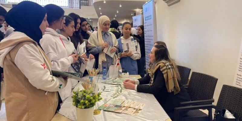 الجنان – صيدا تواصل جولات الاستقطاب والتوجيه في المدارس والمعارض التربويّة