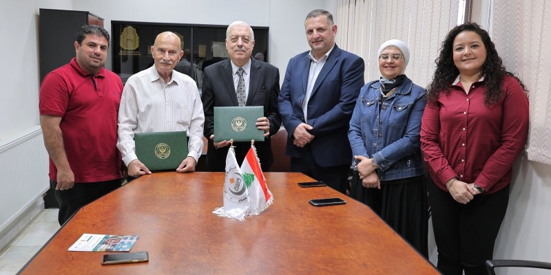 جامعة الجنان تعزّز شراكتها مع مجتمعها المحلّيّ باتّفاقيّة تعاون مع بلديّة الميناء
