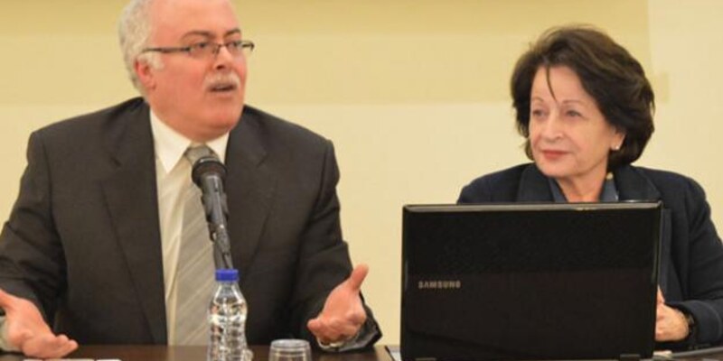 صناعة الرأي العام