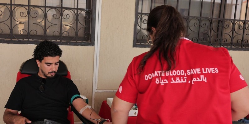 جامعة الجنان تجدّد مبادرتها الإنسانيّة السّنوية للتّبرّع بالدّم